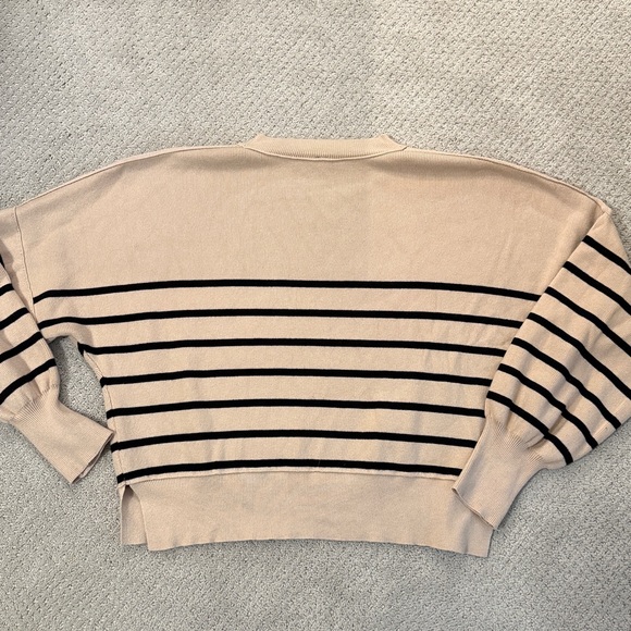Cropped Knit Ribbed Sweater - Picture 11 of 11